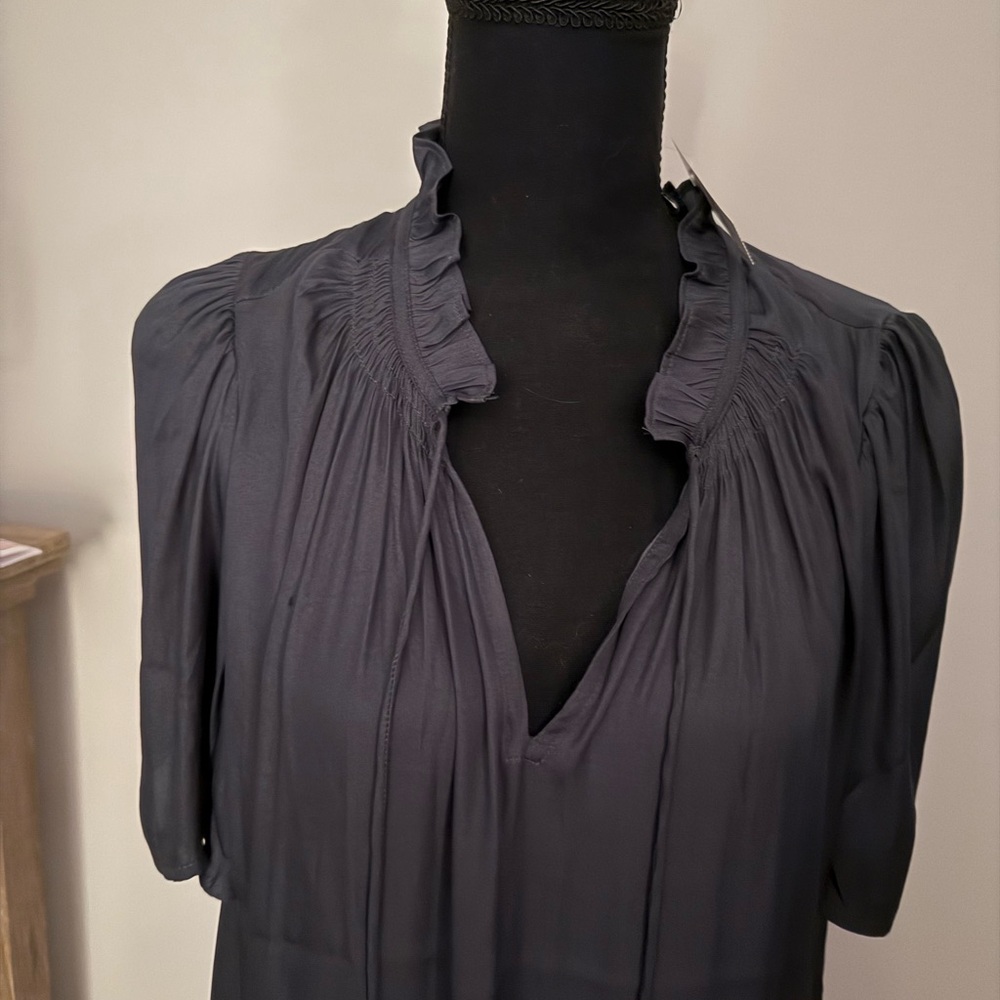 NWT Silky Loft top with cute neck detail. - Picture 2 of 2